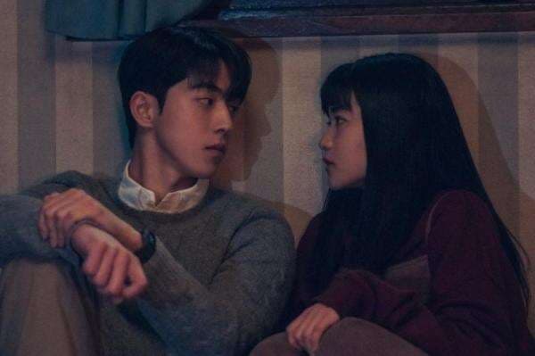 Netizen Korea Selatan Sepakat, Kisah Cinta Anak di Bawah Umur dalam Twenty-Five Twenty-One Tidak Masalah