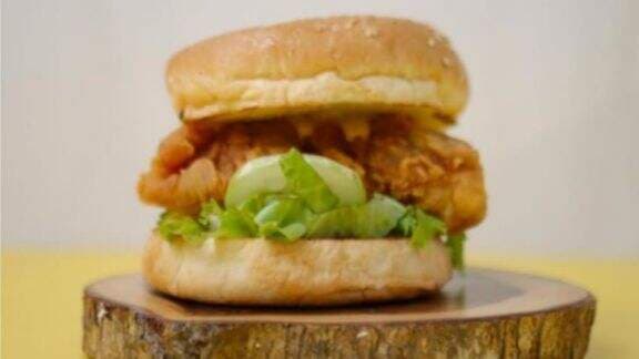 Resep Burger ala Rumahan Anti Gagal, Dagingnya Endul Banget!