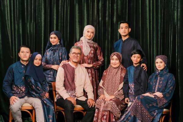 Mengintip Tren Baju Lebaran 2022, Baju Motif Daerah Jadi Pilihan