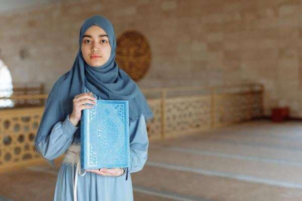 Wakaf Alquran di Masjidil Haram dan Nabawi, Pahalanya Luar Biasa dan Terus Mengalir hingga ke Alam Barzah