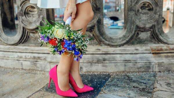 Tertarik Mengenakan Warna Pink Magenta? Ini 7 Cara Bergaya Agar Lebih Chic