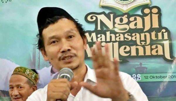 Pesan Gus Baha: Yang Mengharamkan Sebut Rokok Itu Kencingnya Setan Pesan Gus Baha: Yang Mengharamkan Sebut Rokok Itu Kencingnya Setan