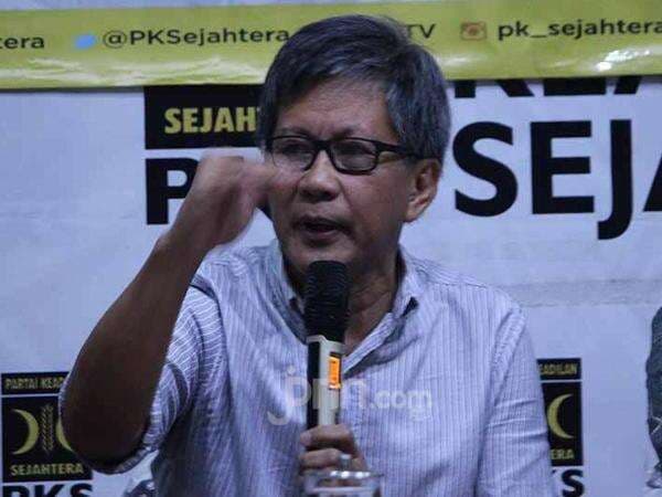 Soal Jokowi 3 Periode, Rocky Gerung Beri Pernyataan Tegas