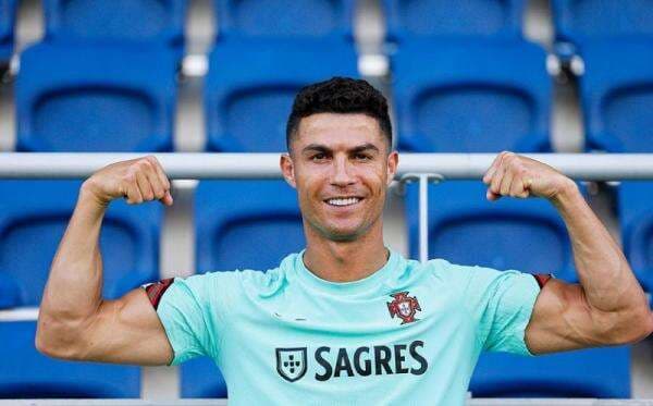5 Cara Membentuk Perut Six Pack seperti Cristiano Ronaldo, Yuk Dicoba