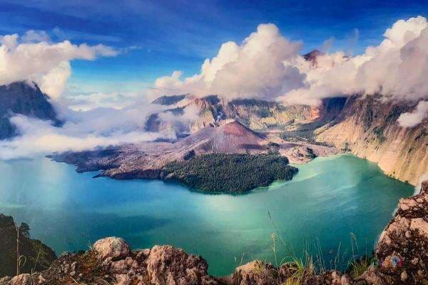 Menelusuri Sejarah Nama Gunung Rinjani