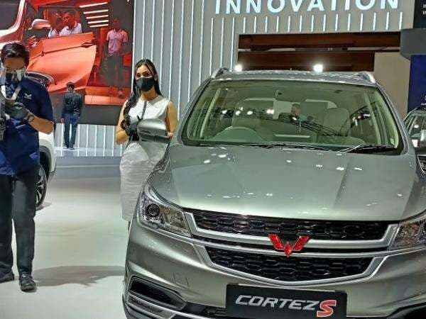 Harus Berdiri Berjam-jam, Berapa Sih Penghasilan SPG Cantik di IIMS 2022?