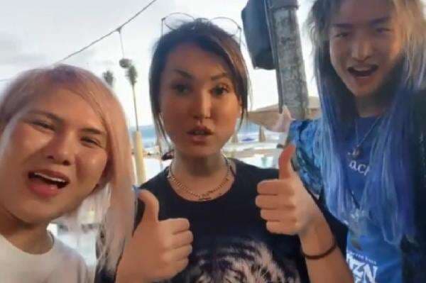 Liburan ke Bali, Miyabi Video Call Raffi Ahmad