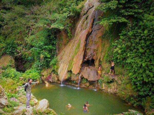 Melihat Keunikan Air Terjun Rumpang Rumeneng