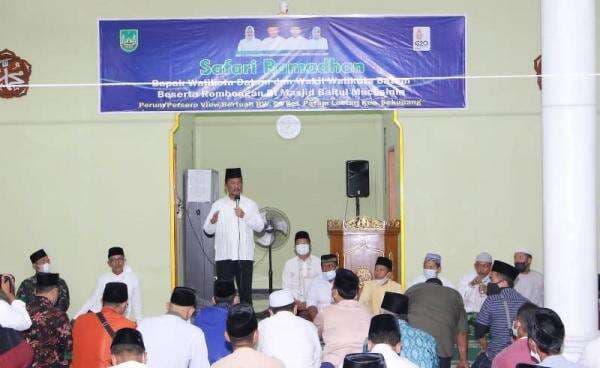 Safari Ramadan di Tiban Mentarau, Rudi Janjikan Ini ke Warga