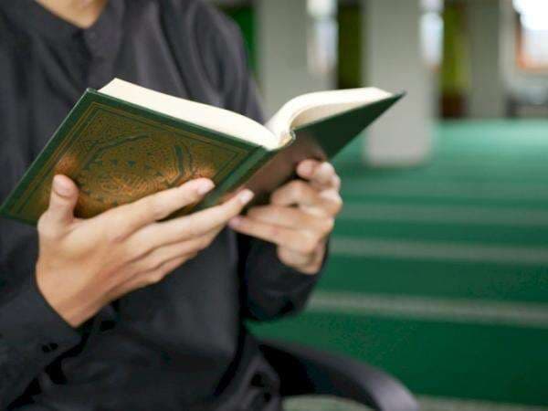 Bacaan Sholawat Nariyah Arab, Latin, Arti, dan Manfaatnya