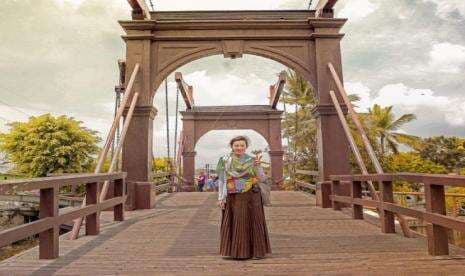 Tamasya Kota Inten di Batavia: Ki Alang Mengajar Monyet Baca Kitab