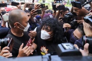 Diberi File Berisi Video Dea Onlyfans, Marshel <i>Ngaku</i> Baru Sekali Nonton Diberi File Berisi Video Dea Onlyfans, Marshel <i>Ngaku</i> Baru Sekali Nonton