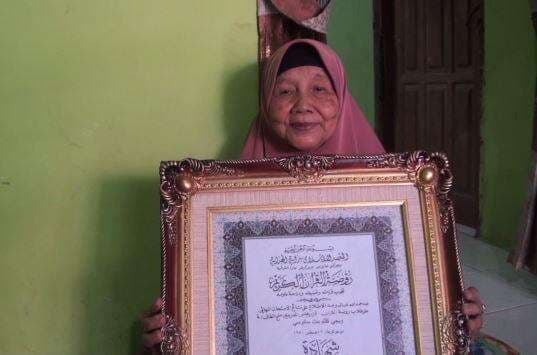 Masyaallah, Nenek 72 Tahun di Mojokerto Hafal Alquran 30 Juz