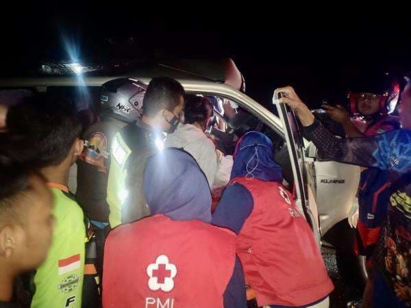 Mobil Vs Truk di Trikora Banjarbaru, Sopir Tewas Terjepit