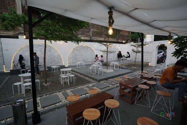 Nongkrong Puas di Kafe Holla Coffee Ciledug, Mulai Rp 14 Ribu