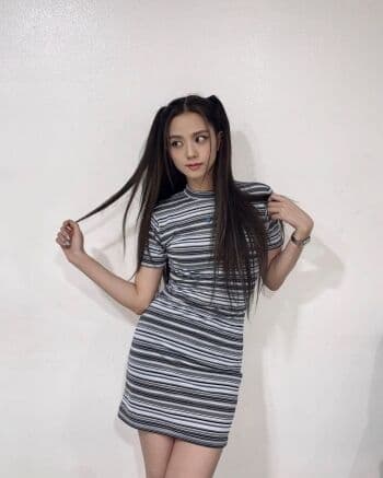 OOTD Ideas Cute and Stylish ala Jisoo BLACKPINK dengan Mini Dress