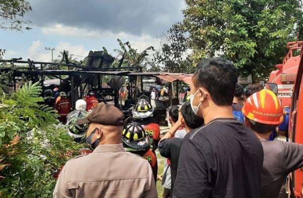 Kebakaran di Kasturi Banjarbaru Hanguskan Satu Rumah, Kerugian Ditaksir Rp200 Juta Rupiah