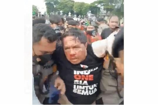 Siapa Pelaku Pengeroyok Ade Armando? Mahasiswa atau Kadrun Penyusup?