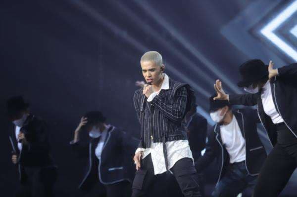 Pukau Juri, Alvin X Factor Dapat Standing Applause Saat Berduet dengan Slank Pukau Juri, Alvin X Factor Dapat Standing Applause Saat Berduet dengan Slank