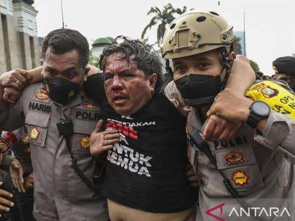 Ade Armando Dikeroyok Massa Demo 11 April, FISIP UI Buka Suara