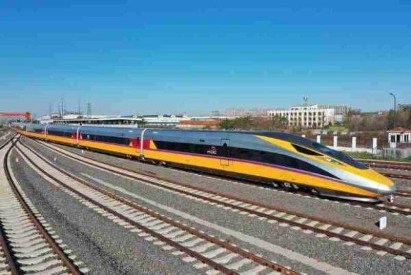 Bentuk Kereta Cepat dan Canggih Rute Jakarta - Bandung Terungkap Bentuk Kereta Cepat dan Canggih Rute Jakarta - Bandung Terungkap