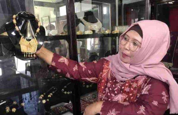 Menggantungkan Nasib pada Kerajinan Perak di Koto Gadang