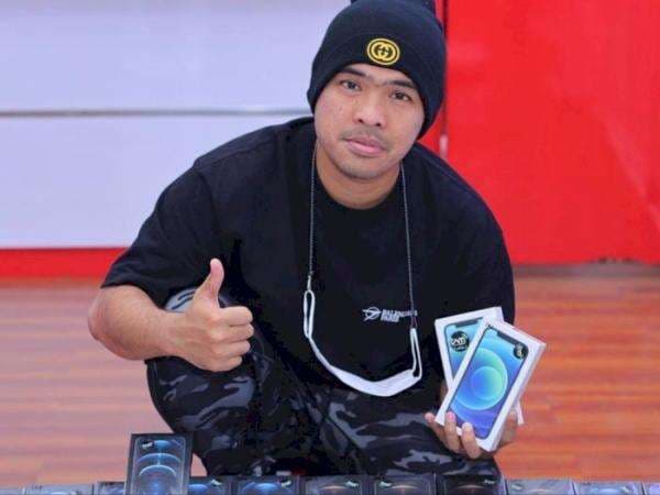Putra Siregar Sempat Bagi-bagi iPhone Gratis sebelum Jadi Tersangka Kasus Pengeroyokan