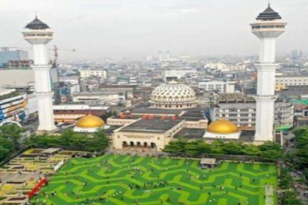 7 Masjid Terbesar di Bandung dengan Arsitektur Unik, Kubah Al-Ukhuwah Berbentuk Segitiga Meruncing