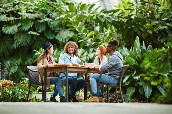 30 Pertanyaan Truth or Dare untuk Sahabat, Dijamin Seru!