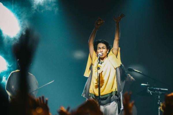 Suara Adzan Ari Lesmana Viral, Vokalis Fourtwnty Komen Begini