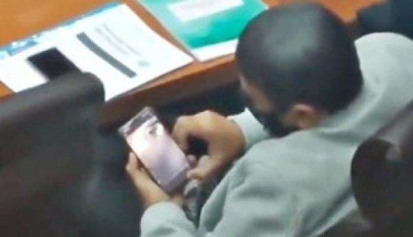 Anggota Fraksinya Ketahuan Nonton Video Porno saat Rapat, Utut PDIP: Dia Orangnya Baik Sekali!