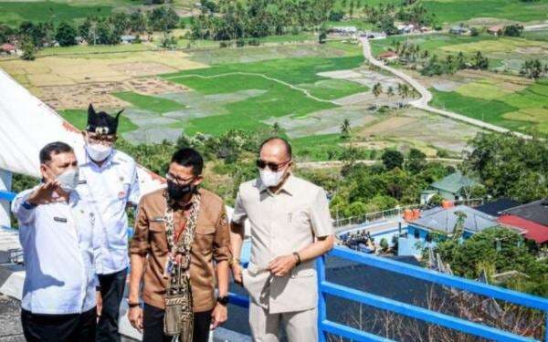 Terpukau Pesona Bukit Cinangkiak, Sandiaga: Harus Dikembangkan Jadi Pariwisata Berkelanjutan