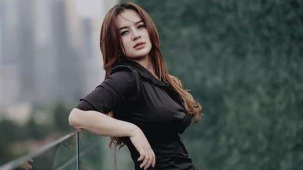 5 Potret Cantik Iqlima Kim, Mundur Jadi Aspri Hotman Paris Main Sinetron