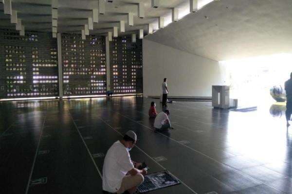 Sejuknya Masjid Karya Ridwan Kamil di Padalarang, Jadi Tempat Favorit Ngabuburit Masyarakat