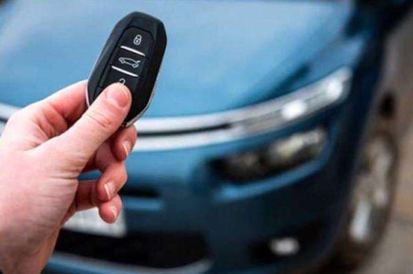 Ini Penyebab Lampu Alarm Mobil Tidak Berkedip