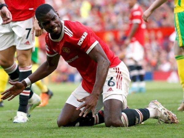 MU vs Norwich: Maguire Tendang Kepala Pogba, Bikin Sang Gelandang Kesal