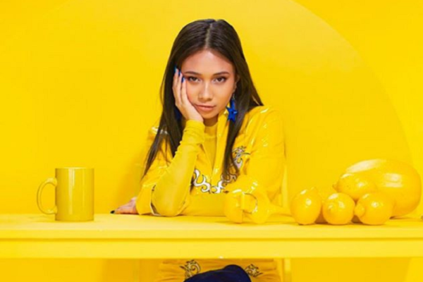 Niki Catat Rekor Musisi Wanita Indonesia Pertama Tampil di Coachella Niki Catat Rekor Musisi Wanita Indonesia Pertama Tampil di Coachella