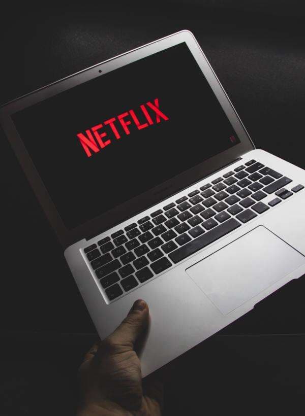 Langganan Netflix Bisa Pakai Pulsa Telkomsel, Nonton Gak Cuma dari Ponsel!