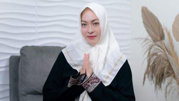 Foto Seksi Tak Berhijab Dipajang Terpampang di Layar Kaca TV, Angelina Sondakh Bereaksi Tegas! Begini ke Feni Rose!