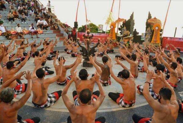 7 Keunikan Tari Kecak asal Bali yang Harus Kamu Ketahui