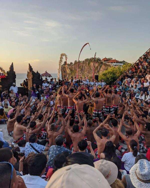 Sejarah Tari Kecak dan Maknanya