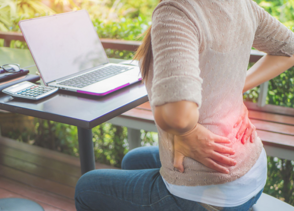 Penyebab Terjadinya Nyeri Punggung saat Bernapas