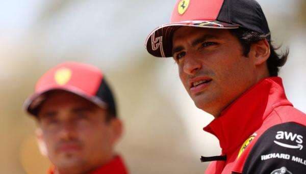 Carlos Sainz Jr Merendah, Anggap Red Bull dan Mercedes Tetap Ungulan di F1 2022