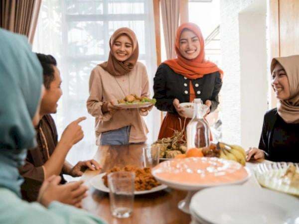 5 Adab Bertamu saat Momen Lebaran, Jangan Sampai Dicap Gak Sopan!