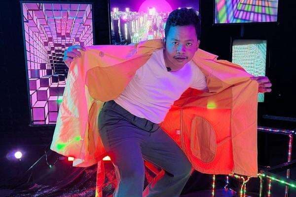 Dustin Tiffani si <i>Zero Logic</i> yang Rezekinya Tak Pernah Ompong