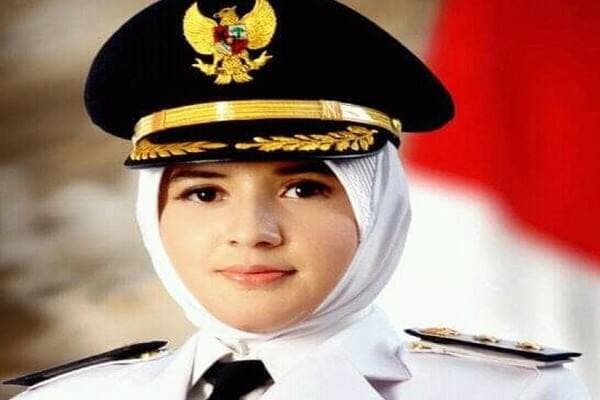 Fadia Arafiq, Pedangdut dan Putri A Rafiq yang Jadi Bupati Cantik