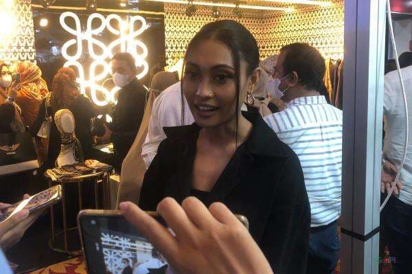 Ternyata Novia Bachmid Ada Hubungan Darah dengan Irfan Bachdim