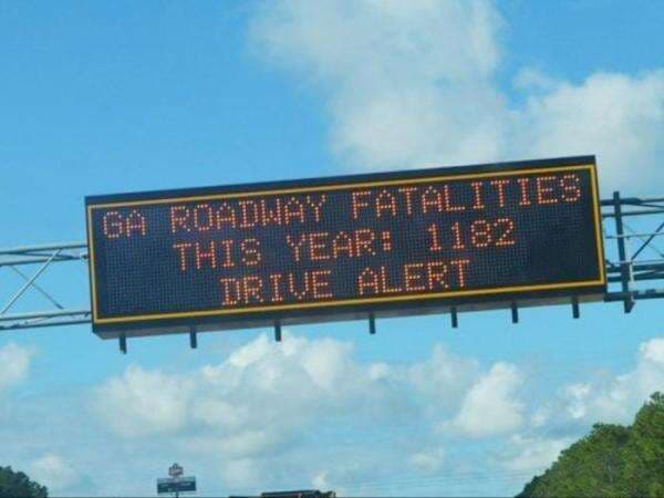 Studi Ungkap Rambu Peringatan Kematian di Jalan Raya Justru Jadi Penyebab Kecelakaan