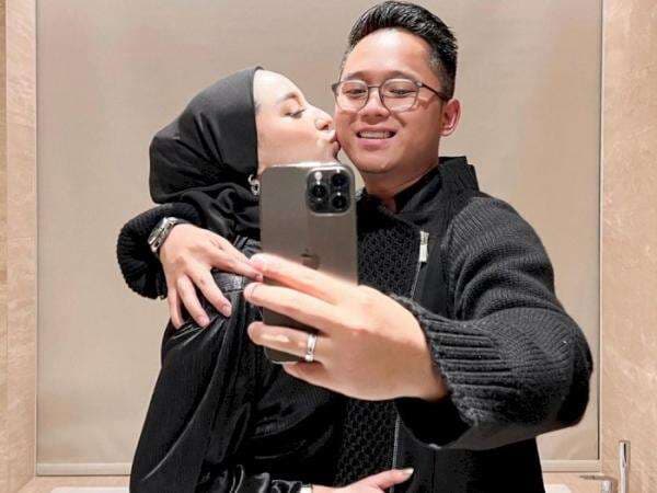 Unggah Foto Mesra, Dinan Fajrina: Setiap Detik Aku Kangen Doni Salmanan Unggah Foto Mesra, Dinan Fajrina: Setiap Detik Aku Kangen Doni Salmanan