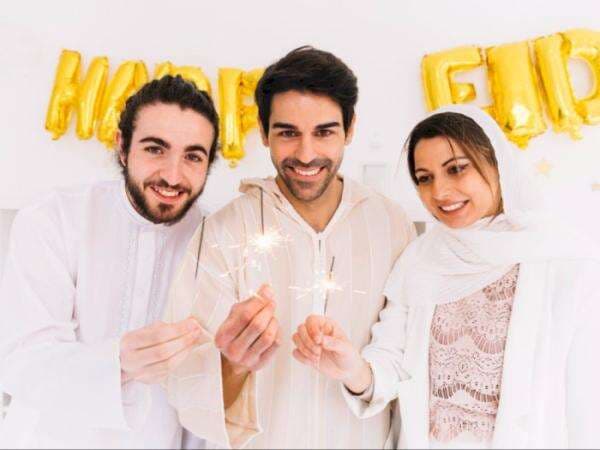 25 Pantun Lebaran Ucapan Idul Fitri yang Lucu dan Menghibur